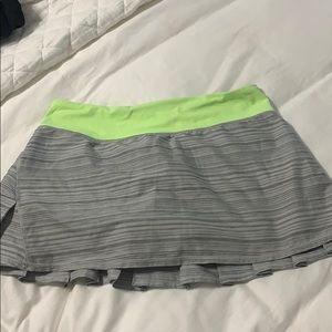 LULULEMON skirt size 6